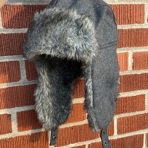 Tommy Hilfiger gray trapper hat